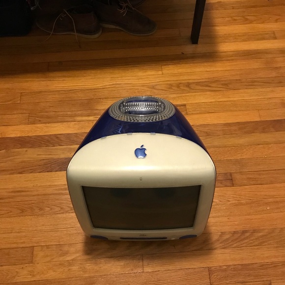 Vintage Apple iMac - Picture 2 of 5
